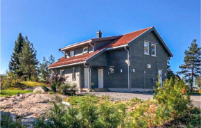 Beautiful Home In Nordre Frogn With Wifi